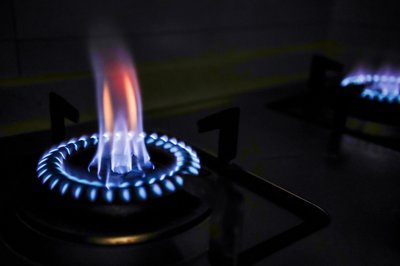 重慶燃氣去年賺5億,今年一季度凈虧5144萬